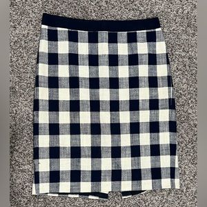 J Crew White & Blue checked, lined/cotton pencil skirt, fully lined size 4